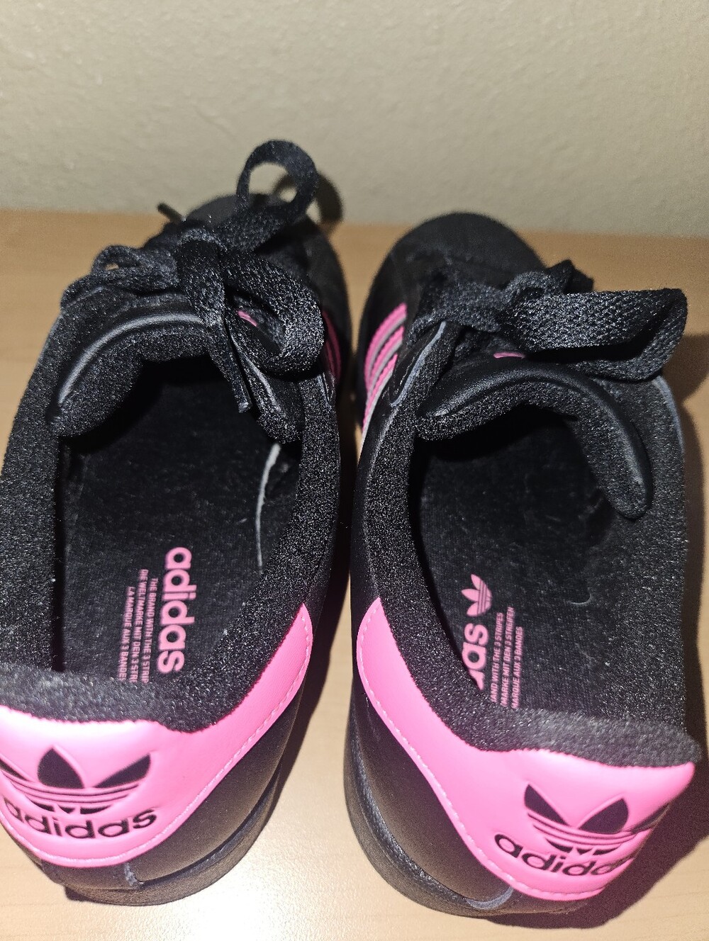 Adidas women Black & Pink Casual Sneakers Like New! - Picture 6 of 6
